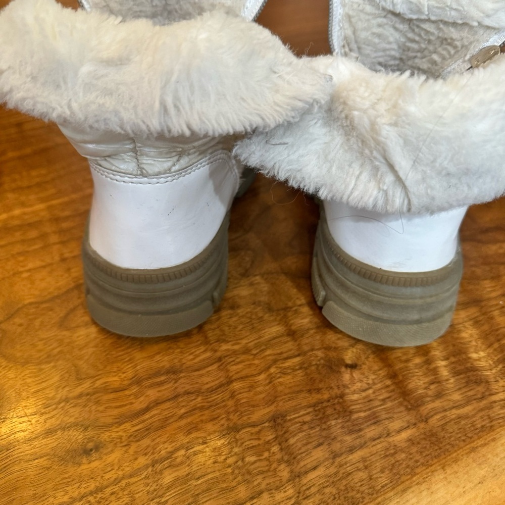 SPROX Space Walk Faux Fur Lined Boot In White Iridescent. Size Toddler 1… - Picture 13 of 16